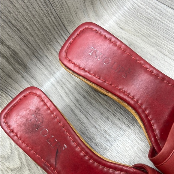 Two Lips Red Sandals - Picture 3 of 11